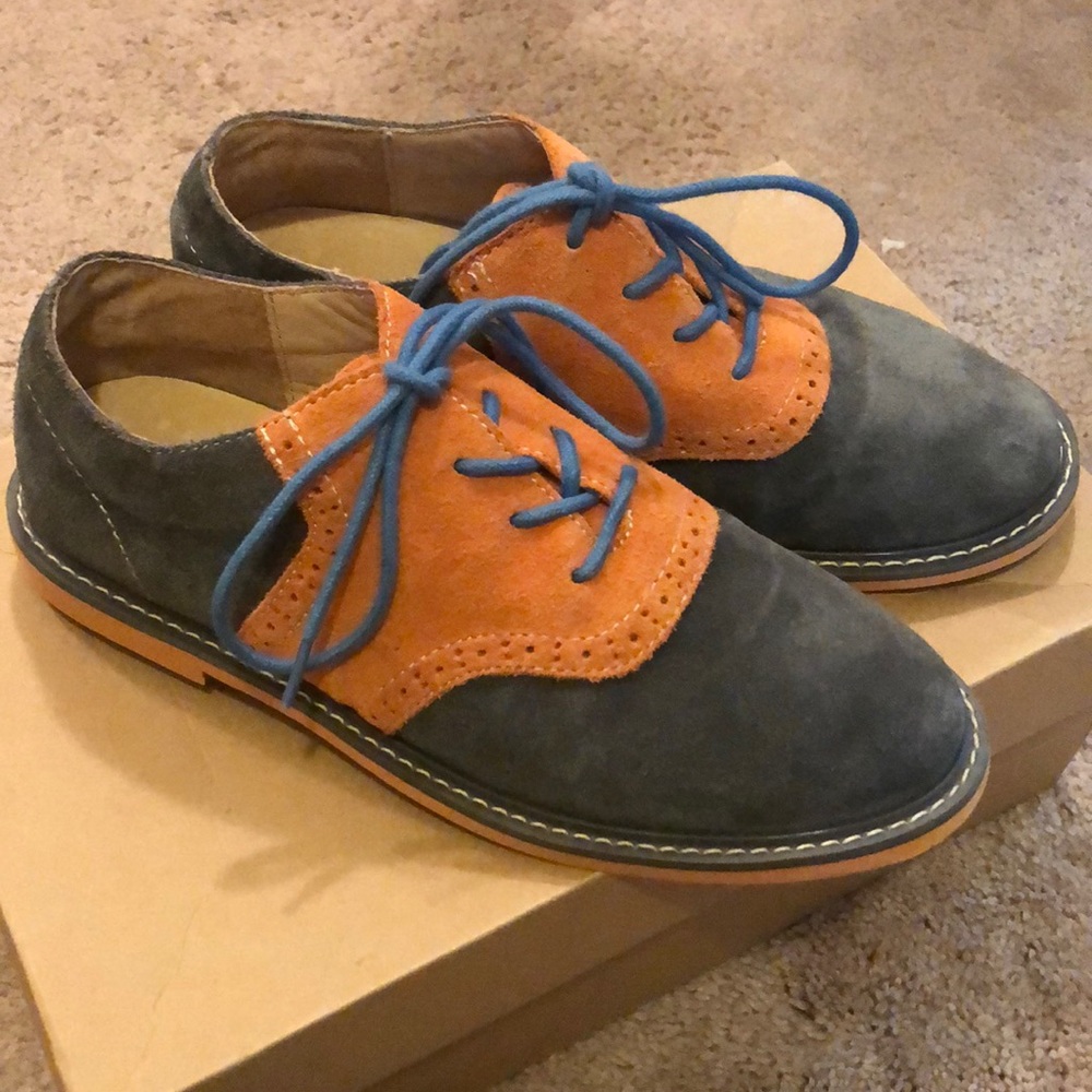 Like new Boys Cole Haan Shoes Size 3
